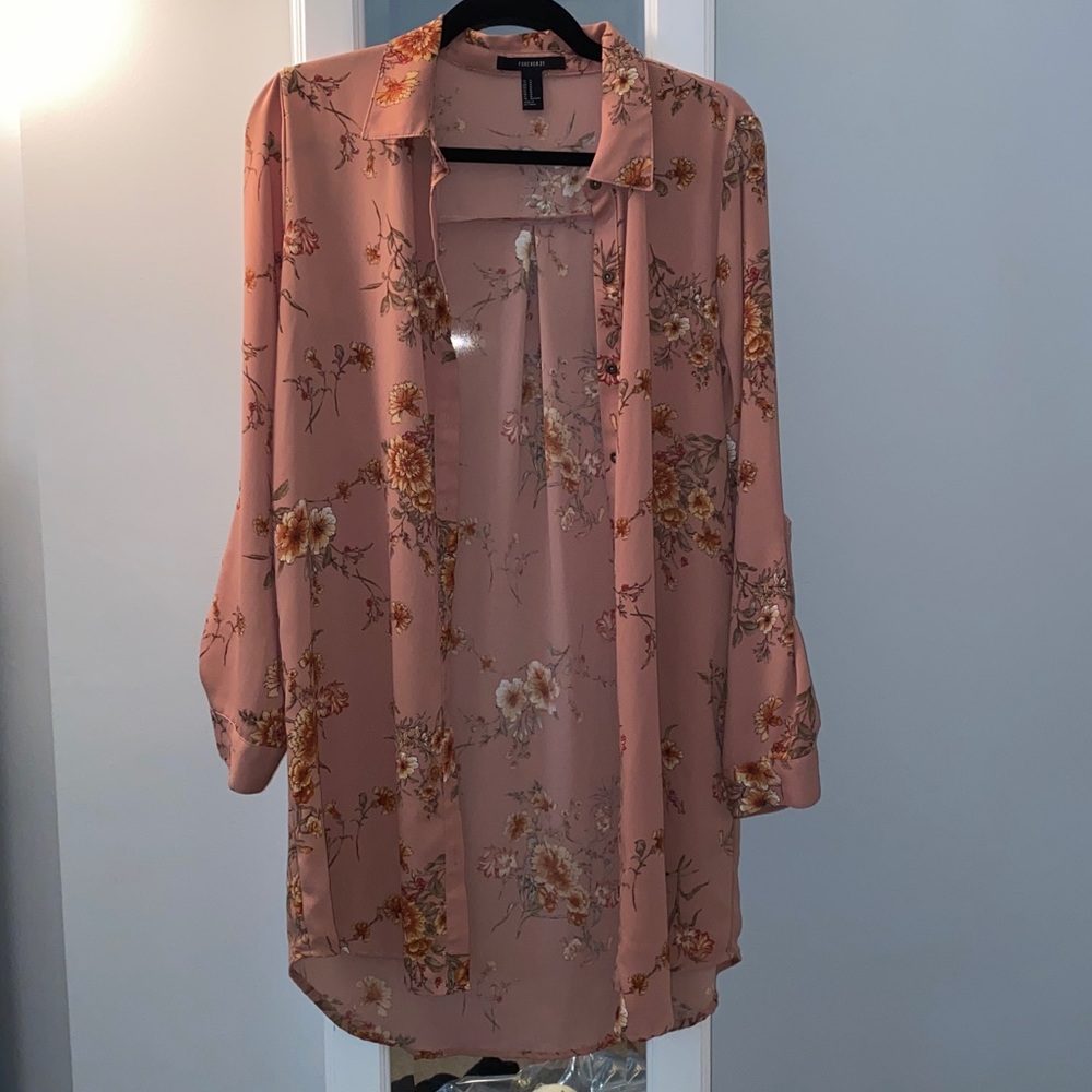 Beautiful Forever 21 Long Floral Blouse Size M